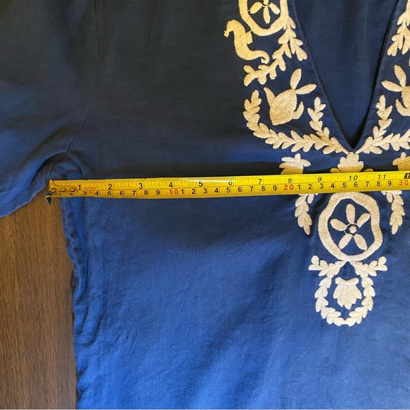 Lilly Pulitzer Blue Embroidered V Neck 100% Linen Blouse Women’s Size Medium - Picture 12 of 13